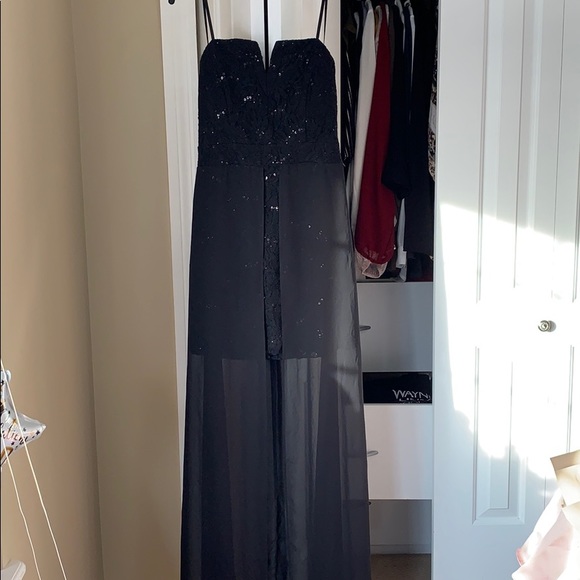 Evening wear dress - Picture 2 of 3